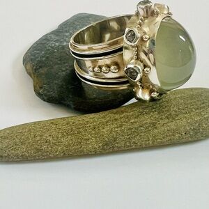 Elegant Silver and golden Green cats eye and rough cut diamonds Women's Ring